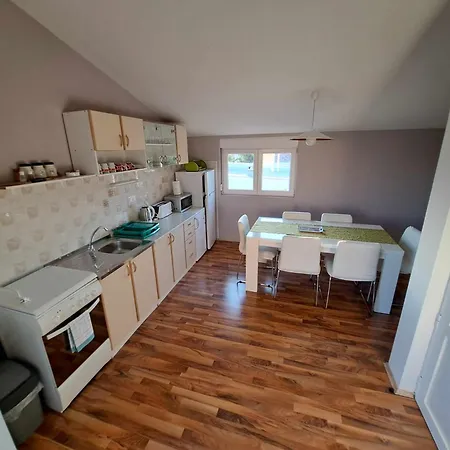 Kuco Apartment *
