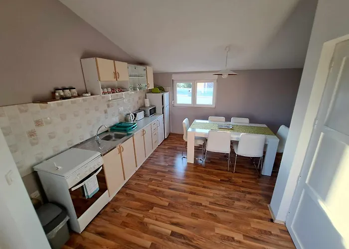 Kuco Appartement *